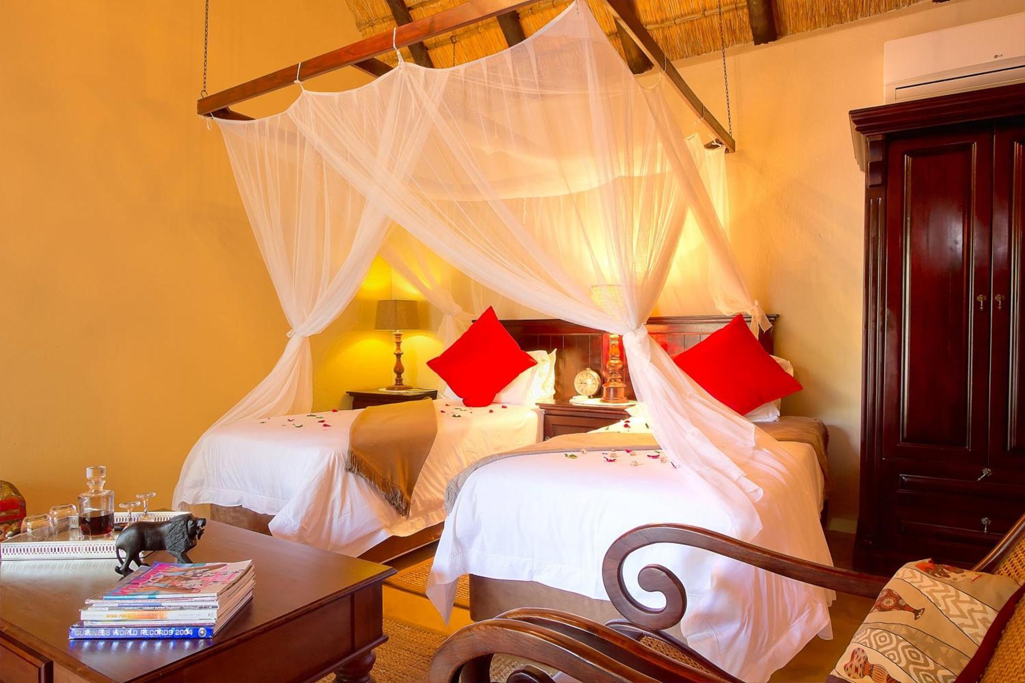 Mvuradona Safari Lodge Marloth Park Room photo